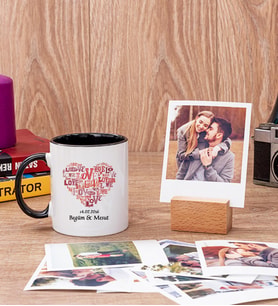 Kişiye Özel Kalpli Siyah Kupa Bardak ve Ahşap Standlı Polaroid Set