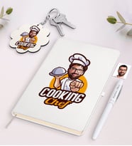 BK Gift Kişiye Özel Erkek Chef Karikatürlü Beyaz Defter Kalem ve Anahtarlık Hediye Seti-15 (Model 1)
