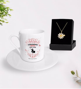 BK Gift Kişiye Özel Öğretmenler Gününüz Kutlu Olsun Türk Kahvesi Fincanı ve İsimli Papatya Kolye Hediye Seti-5 (Model 1)