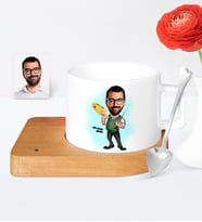 BK Gift Kişiye Özel Ressam Karikatür Ahşap Altlıklı Seramik Fincan  1