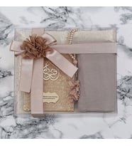 Hediyelik Kadife Kaplı Yasin Kitabı, Seccade, Şal, İnci Tesbih, Asetat Kutulu (26×23) Set-Kahve (Model 1)