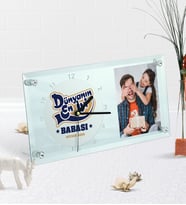 BK Gift Kişiye Özel Fotoğraflı Dünyanın En İyi Babası Masaüstü Cam Saat-2 (Beyaz)