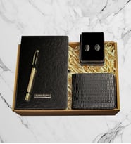 Kişiye Özel Siyah Termo Defter& Siyah/Gold Roller Kalem& Siyah Kol Düğmesi& Siyah Desenli Erkek Cüzdanı Hediye Seti