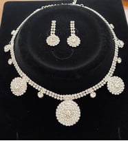 YAĞMUR AKSESUAR VE TAKI DÜNYASI ZARİF ABİYE SET (Gümüş)