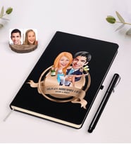 BK Gift Kişiye Özel Yılın En Mükemmel Çifti Karikatürlü Siyah Defter ve Kalem Hediye Seti-69
