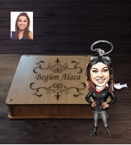 Kişiye Özel Bayan Karikatürlü Ahşap Anahtarlık Kutulu Model-8