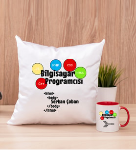 Bilgisayar Programcısı Kare Yastık ve Kırmızı Kupa Bardak