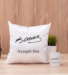 Atatürk İmzalı Kare Yastık ve Beyaz Kupa Bardak