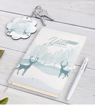 BK Gift Kişiye Özel İsimli Yılbaşı Mutlu Yıllar Beyaz Defter Kalem ve Anahtarlık Hediye Seti-20 (Model 1)