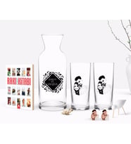 BK Gift Kişiye Özel Renkli Baskılı Sevgililer Silüet Tasarımlı İkili Rakı Bardağı Karaf ve Cep Kitabı Hediye Seti-1 (Model 1)
