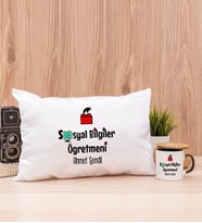 Sosyal Bilgiler Öğretmeni Dikdörtgen Yastık ve Siyah Kupa Bardak