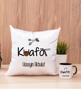 Erkek Kuaförü Kare Yastık ve Siyah Kupa Bardak