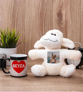 Sevgiliye Hediye İsim Yazılı Kalpli Sihirli Kupa Bardak ve Peluş Koyun