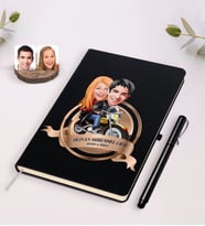 BK Gift Kişiye Özel Yılın En Mükemmel Çifti Karikatürlü Siyah Defter ve Kalem Hediye Seti-17