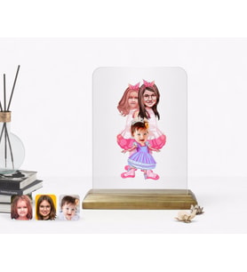 BK Gift Kişiye Özel Üç Kardeş Karikatürlü Ahşap Standlı Çerçeve-3 (Beyaz)