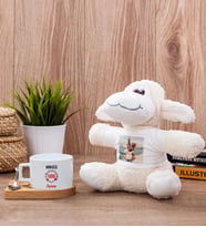 Bayan Değil Kadın Fincan ve Peluş Koyun