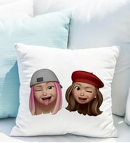 Emoji Kız Arkadaş Stiker Yastığı Kişiye Özel