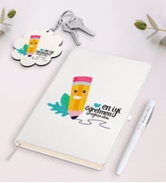 BK Gift Kişiye Özel En İyi Öğretmen Beyaz Defter Kalem Ve Anahtarlık Hediye Seti-10 (Model 1)
