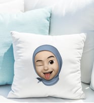 Emoji Kız Tesettürlü Stiker Yastığı