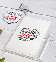 BK Gift Kişiye Özel Yılbaşı Mutlu Yıllar Beyaz Defter Kalem ve Anahtarlık Hediye Seti-4 (Model 1)