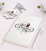 BK Gift Kişiye Özel Patron Beyaz Defter Kalem ve Anahtarlık Hediye Seti-4 (Model 1)