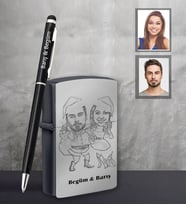 Kişiye Özel Yılbaşı Sevgili Karikatürlü Siyah Çakmak Kalem Hediye Seti Model-1 (Model 1)