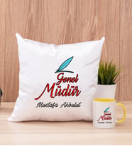 Genel Müdür Kare Yastık ve Sarı Kupa Bardak