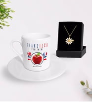 BK Gift Kişiye Özel Fransızca Öğretmeni Türk Kahvesi Fincanı ve İsimli Papatya Kolye Hediye Seti-3 (Model 1)