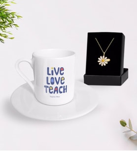 BK Gift Kişiye Özel Yaşa Sev Öğret Türk Kahvesi Fincanı ve İsimli Papatya Kolye Hediye Seti-1 (Model 1)