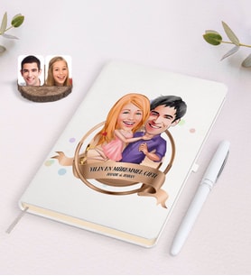 BK Gift Kişiye Özel Yılın En Mükemmel Çifti Karikatürlü Beyaz Defter ve Kalem Hediye Seti-3