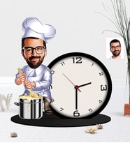 BK Gift Kişiye Özel Bay Aşçı Karikatürlü Ahşap Biblo Masa Saati (Çok Renkli)