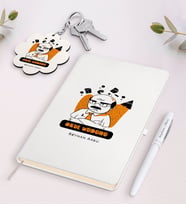 BK Gift Kişiye Özel Okul Müdürü Beyaz Defter Kalem ve Anahtarlık Hediye Seti-2 (Model 1)