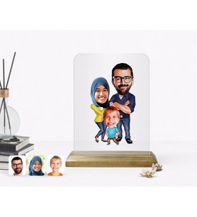 BK Gift Kişiye Özel Tesettürlü Aile Karikatürlü Ahşap Standlı Çerçeve-1 (Beyaz)