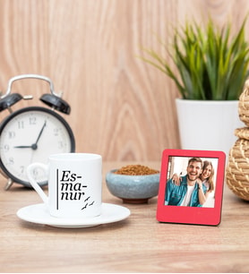İsme Özel Heceli Kahve Fincanı ve Kırmızı Mini Fotoğraf Çerçevesi