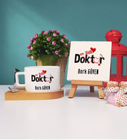 Mesajlı Doktor Hediye Ahşap Altlıklı Fincan ve Dekoratif Taş Baskı Hediye Seti