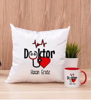 Doktor Kare Yastık ve Kırmızı Kupa Bardak