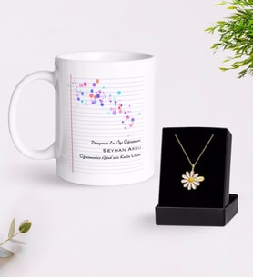 BK Gift Kişiye Özel Dünyanın En İyi Öğretmeni Beyaz Kupa ve Papatya Kolye Hediye Seti-28 (Model 1)