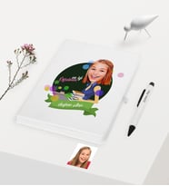 BK Gift Kişiye Özel Bayan En İyi Öğretmen Temalı Karikatürlü Beyaz Defter Kalem Hediye Seti