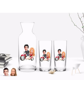 BK Gift Kişiye Özel Renkli Baskılı Sevgililer Karikatürlü İkili Rakı Bardağı ve Karaf Hediye Seti-12 (Model 1)