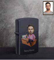 Kişiye Özel Patron Karikatürlü UV Baskılı Siyah Benzinli Çakmak Bay-13
