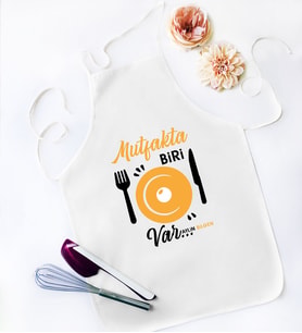 BK Gift Kişiye Özel Mutfakta Biri Var Beyaz Mutfak Önlüğü  3