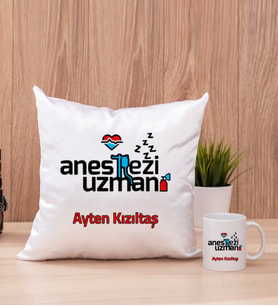 Anestezi Uzmanı Kare Yastık ve Beyaz Kupa Bardak