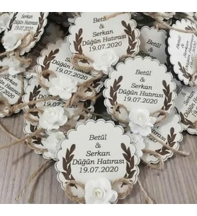 Kişiye Özel Ahşap Magnet Hatıra (Bej)