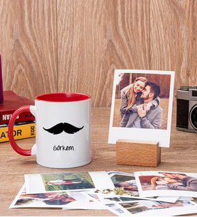 Bıyık Tasarım Kırmızı Kupa Bardak ve Ahşap Standlı Polaroid Set