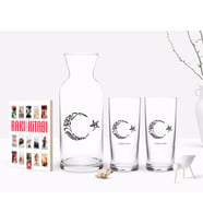 BK Gift Kişiye Özel Renkli Baskılı Kaligrafi Atatürk Tasarımlı İkili Rakı Bardağı Karaf ve Cep Kitabı Hediye Seti-1 (Model 1)