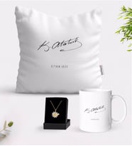 BK Gift Kişiye Özel Atatürk Temalı Beyaz Kupa Yastık ve İsimli Papatya Kolye Hediye Seti-29 (Model 1)