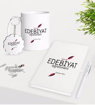 BK Gift Kişiye Özel Edebiyat Öğretmeni Kupa Anahtarlık Beyaz Defter Kalem Hediye Seti-5 (Model 1)