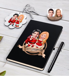 BK Gift Kişiye Özel Yılın En Mükemmel Çifti Karikatürlü Siyah Defter Kalem ve Anahtarlık Hediye Seti-63 (Model 1)