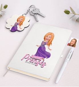 BK Gift Kişiye Özel Pamuk Prenses Karikatürlü Beyaz Defter Kalem ve Anahtarlık Hediye Seti-1 (Model 1)