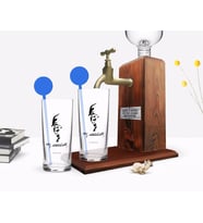 BK Gift Kişiye Özel Renkli Baskılı Atatürk Temalı İkili Vodka Bardağı ve Ahşap Vodka Standı Hediye Seti-22 (Model 1)